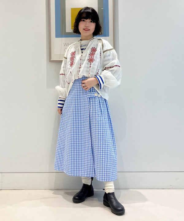 小原 もこさんの「BEAMS WOMEN｜ナバルボーダー ビッグ ボートネック カットソー」を使ったコーディネート