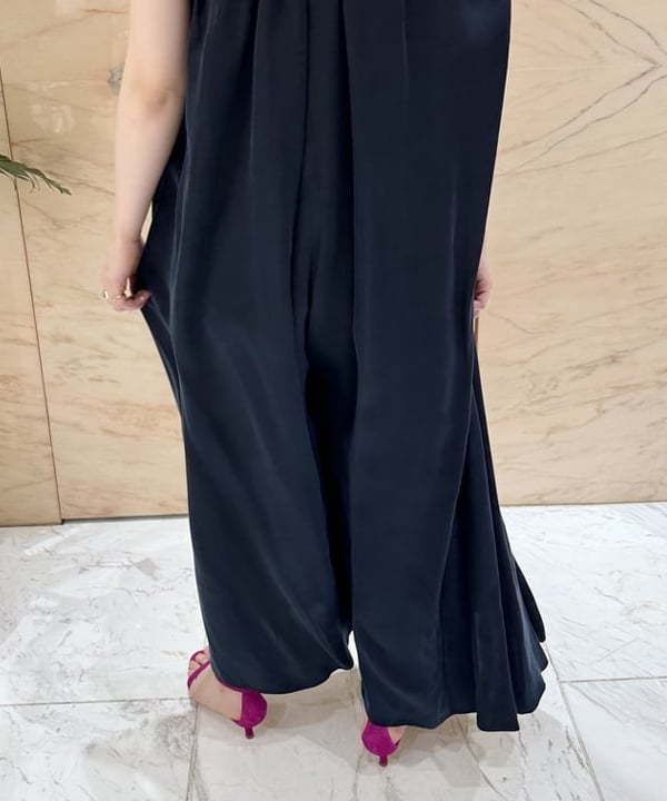 大川 美咲さんの「BEAMS WOMEN｜AK+1 / ワンショルダー オールインワン」を使ったコーディネート