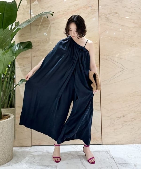 大川 美咲さんの「BEAMS WOMEN｜AK+1 / ワンショルダー オールインワン」を使ったコーディネート