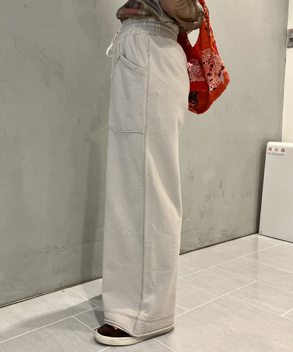 小原 もこさんの「BEAMS WOMEN｜BEAMS BOY / ラメ リブ クルー ソックス NEW」を使ったコーディネート