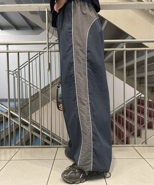 もえのさんの「BEAMS WOMEN｜I Hate Monday / flower lace ストッキング white」を使ったコーディネート