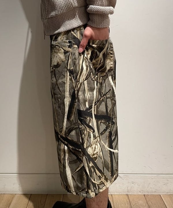 佐藤 大斗さんの「BEAMS WOMEN｜orSlow × BEAMS / 別注 SUPER DAD’S CAMO SHORTS」を使ったコーディネート
