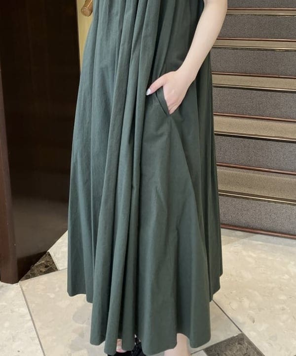 蒲原 捺美さんの「BEAMS WOMEN｜AK+1 / コットン シルク ボリューム ワンピース」を使ったコーディネート