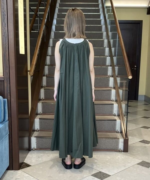 蒲原 捺美さんの「BEAMS WOMEN｜AK+1 / コットン シルク ボリューム ワンピース」を使ったコーディネート