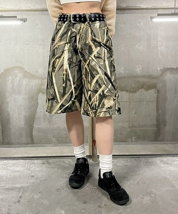 前田 優衣さんの「BEAMS WOMEN｜orSlow × BEAMS / 別注 SUPER DAD’S CAMO SHORTS」を使ったコーディネート