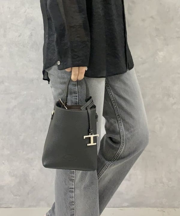 AONO SHIKAMAさんの「BEAMS WOMEN｜upper hights / 別注 THE KELLY デニムパンツ」を使ったコーディネート