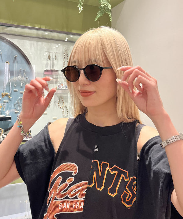イトウミサキさんの「BEAMS WOMEN｜NOEYEDIA / サングラス "NE-430"」を使ったコーディネート