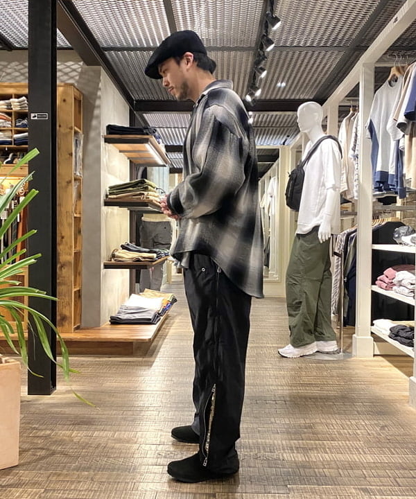 平井 利空さんの「BEAMS WOMEN｜BIRKENSTOCK / Boston BLACK」を使ったコーディネート