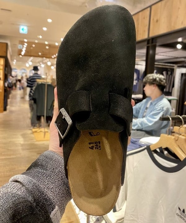 平井 利空さんの「BEAMS WOMEN｜BIRKENSTOCK / Boston BLACK」を使ったコーディネート