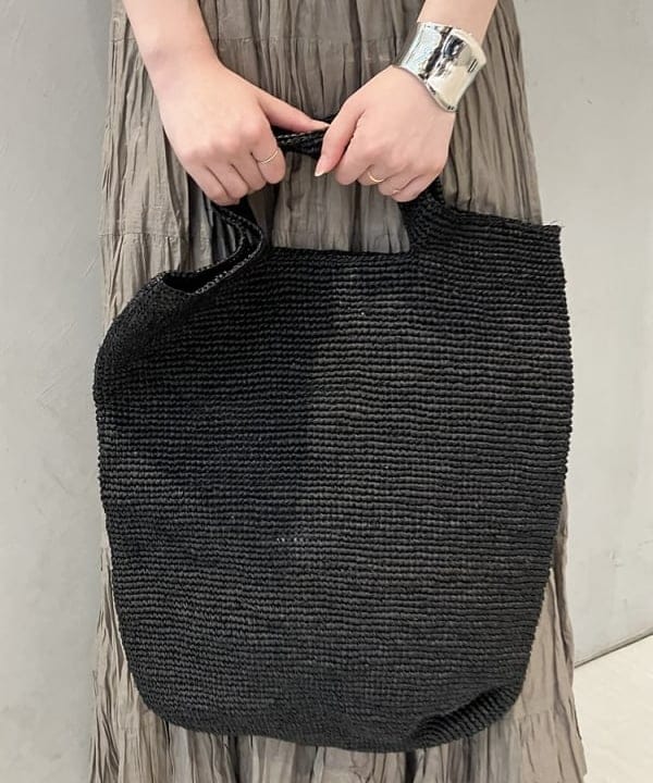 坂本 涼花さんの「BEAMS WOMEN｜Demi-Luxe BEAMS / ウエーブ ワイド バングル」を使ったコーディネート
