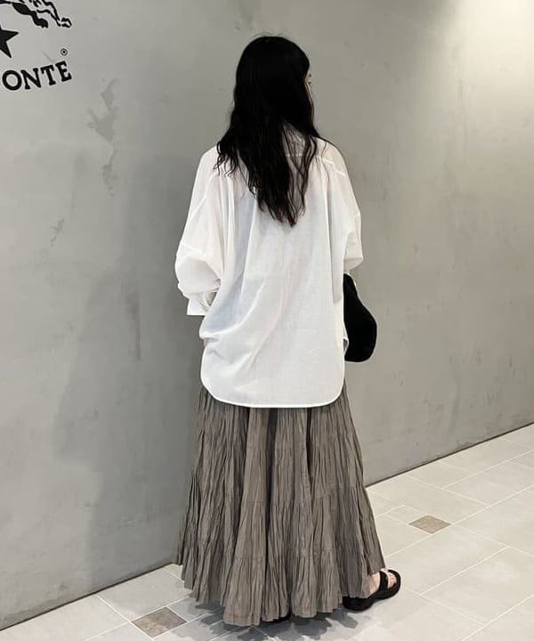 坂本 涼花さんの「BEAMS WOMEN｜Demi-Luxe BEAMS / ウエーブ ワイド バングル」を使ったコーディネート