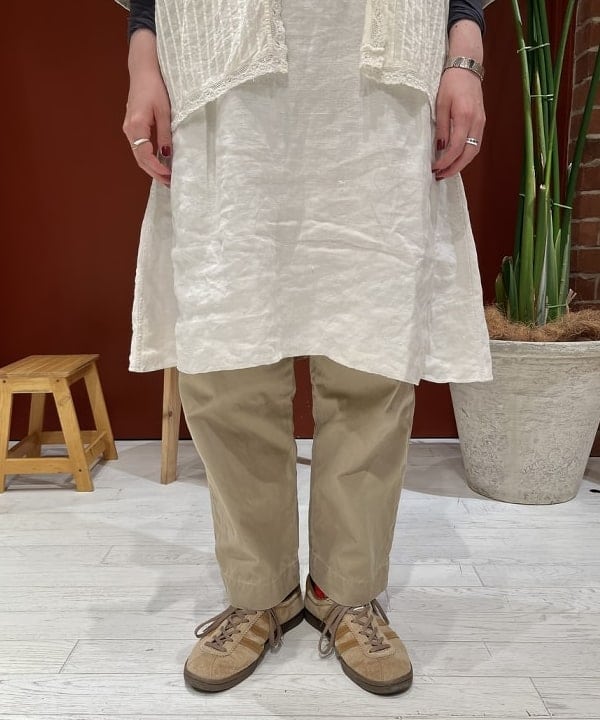 クロサワさんの「BEAMS WOMEN｜BUZZ RICKSON'S &times; BEAMS BOY / チノパンツ」を使ったコーディネート