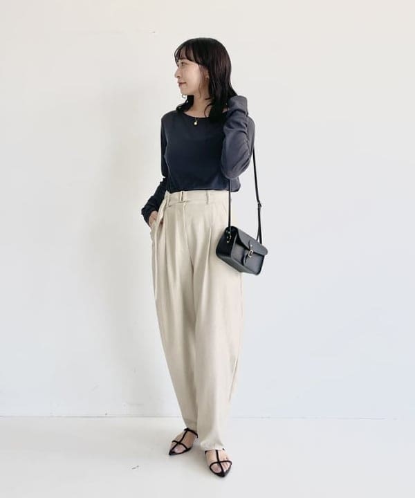cammyさんの「BEAMS WOMEN｜Demi-Luxe BEAMS / 1タック ベルテッド パンツ」を使ったコーディネート