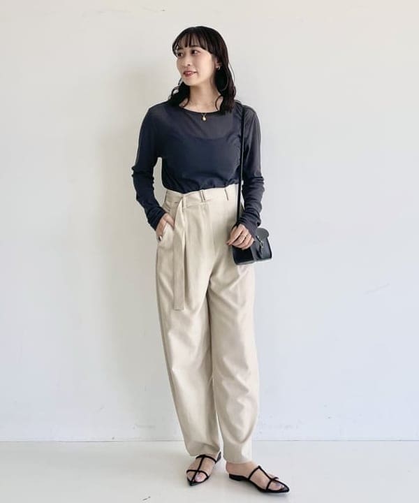 cammyさんの「BEAMS WOMEN｜Demi-Luxe BEAMS / 1タック ベルテッド パンツ」を使ったコーディネート