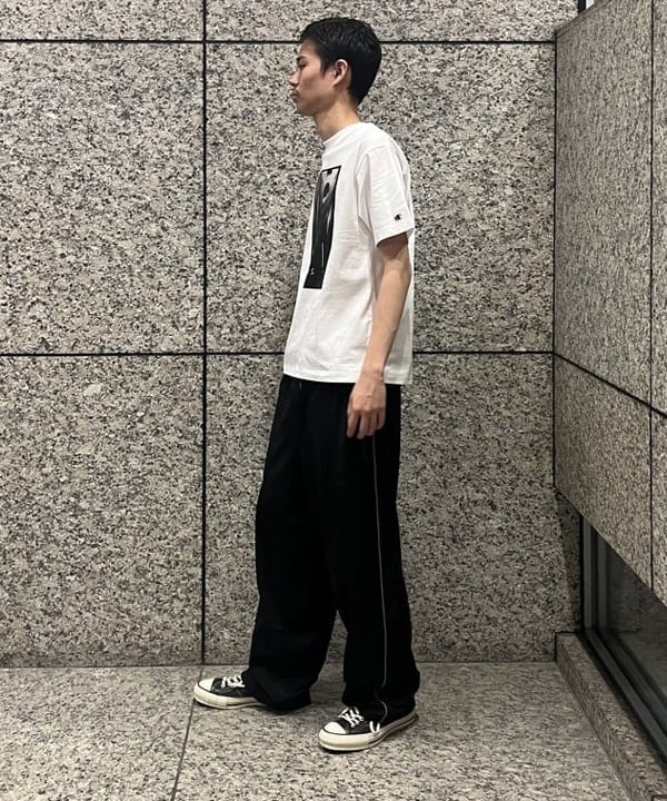 宮越 拓斗さんの「BEAMS WOMEN｜クレイジー トラックパンツ」を使ったコーディネート