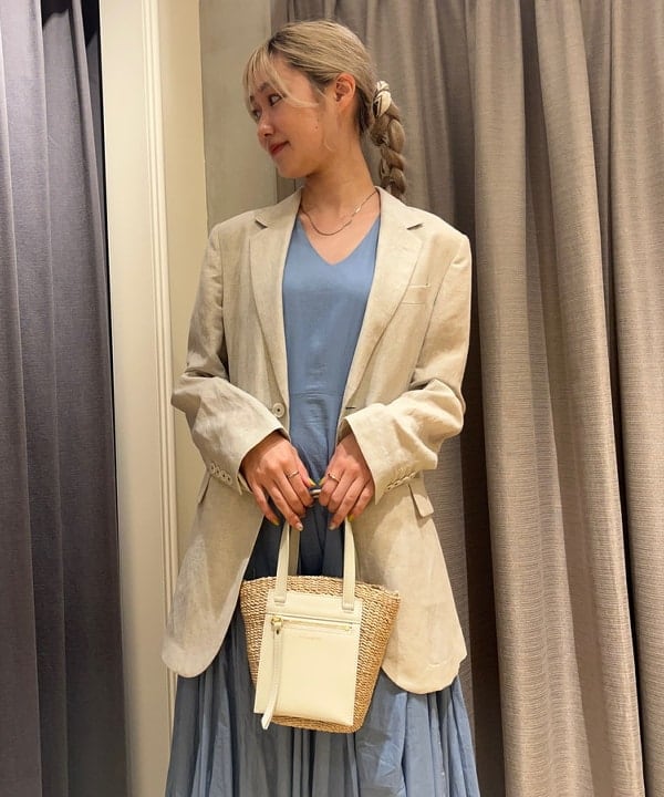 YUIさんの「BEAMS WOMEN｜【別注】MARIHA / 彗星 ソリッド ワンピース」を使ったコーディネート
