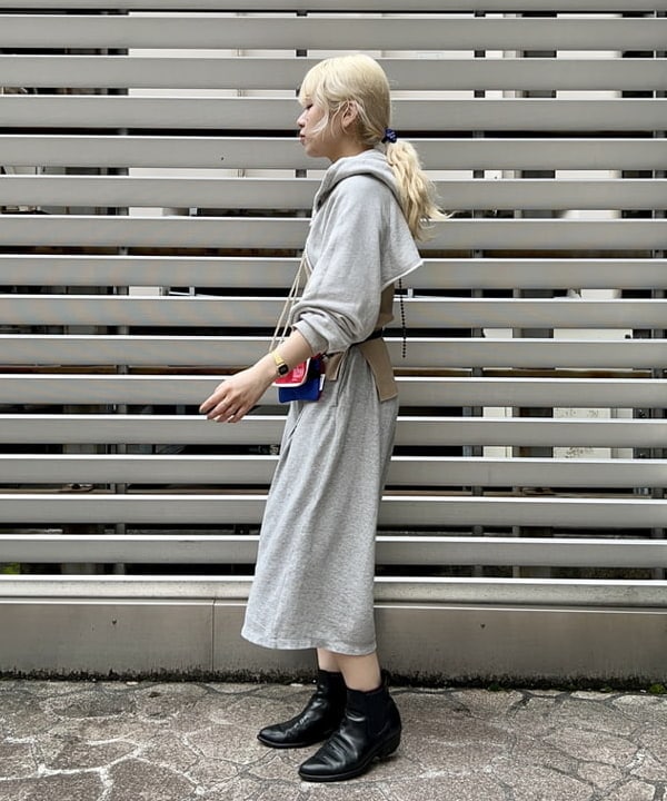 ナツハさんの「BEAMS WOMEN｜CASIO / デジタルゴールド ミニ」を使ったコーディネート