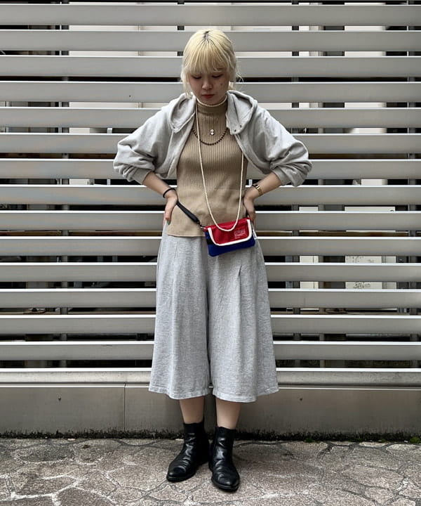 ナツハさんの「BEAMS WOMEN｜CASIO / デジタルゴールド ミニ」を使ったコーディネート