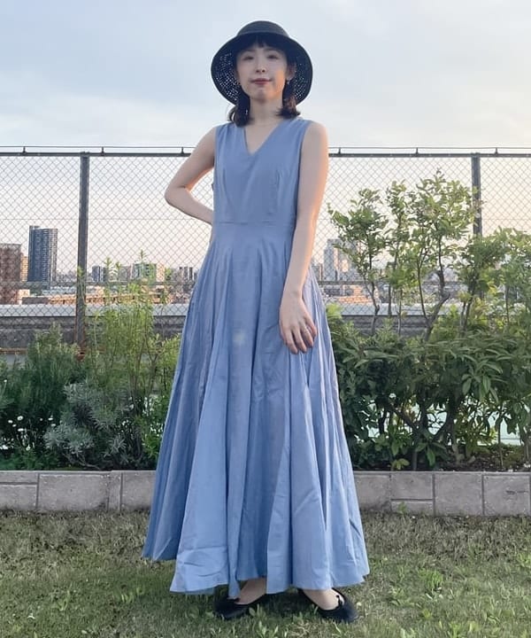 makita mikaさんの「BEAMS WOMEN｜【別注】MARIHA / 彗星 ソリッド ワンピース」を使ったコーディネート