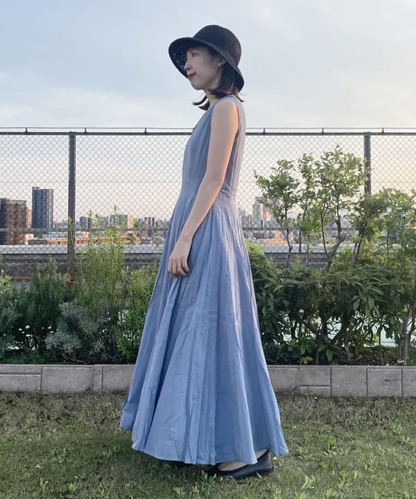 makita mikaさんの「BEAMS WOMEN｜【別注】MARIHA / 彗星 ソリッド ワンピース」を使ったコーディネート