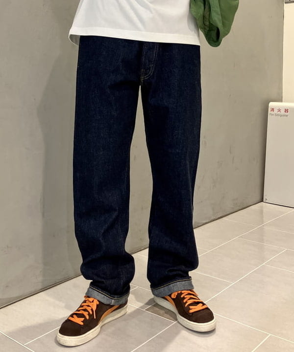 小原 もこさんの「BEAMS WOMEN｜BRIEFING &times; BEAMS BOY / 別注 ヘルメット バッグ」を使ったコーディネート