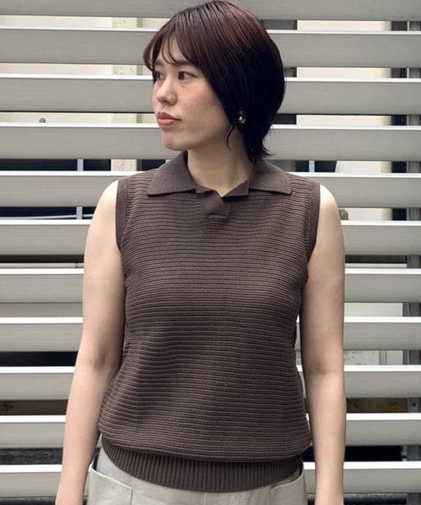 岡 妃呂美さんの「BEAMS WOMEN｜Demi-Luxe BEAMS / コットン リネン リラックス パンツ」を使ったコーディネート