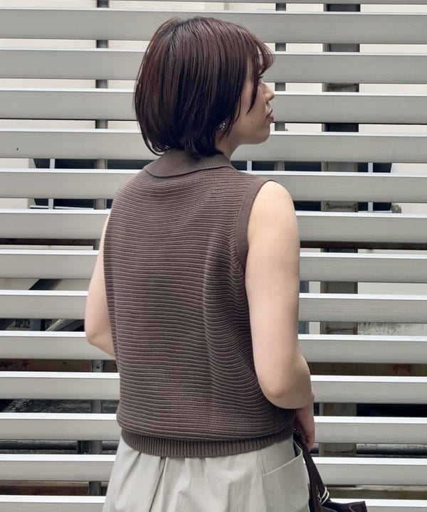 岡 妃呂美さんの「BEAMS WOMEN｜Demi-Luxe BEAMS / コットン リネン リラックス パンツ」を使ったコーディネート