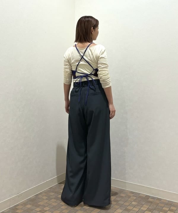 あすかさんの「BEAMS WOMEN｜RBS / アシンメトリー ベルト ラップパンツ」を使ったコーディネート