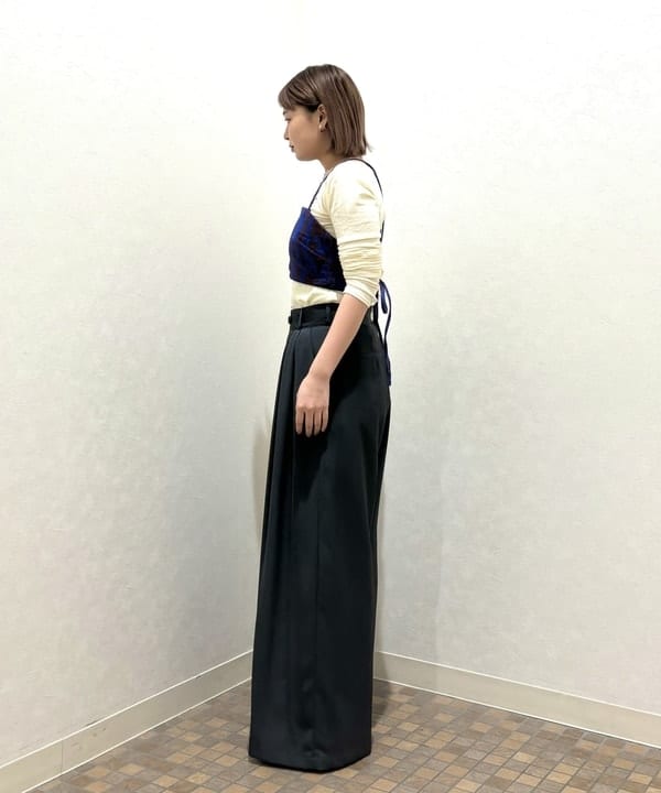 あすかさんの「BEAMS WOMEN｜RBS / アシンメトリー ベルト ラップパンツ」を使ったコーディネート