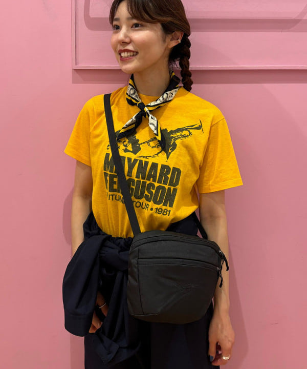 佐々木 南美さんの「BEAMS WOMEN｜ARC&rsquo;TERYX / MANTIS 2 Waist Pack」を使ったコーディネート