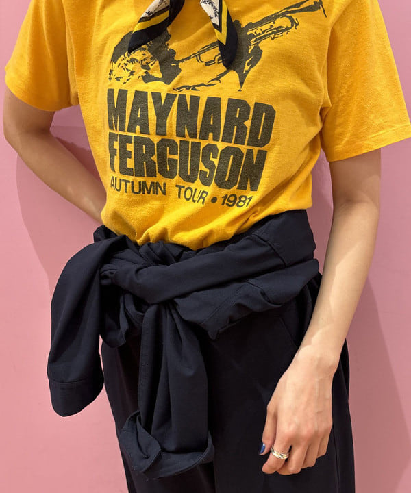 佐々木 南美さんの「BEAMS WOMEN｜ARC&rsquo;TERYX / MANTIS 2 Waist Pack」を使ったコーディネート