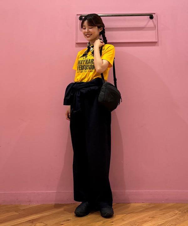 佐々木 南美さんの「BEAMS WOMEN｜ARC&rsquo;TERYX / MANTIS 2 Waist Pack」を使ったコーディネート