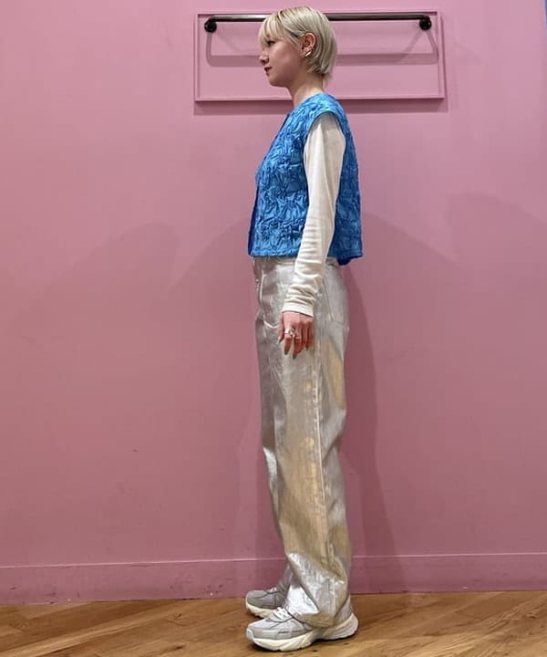 中江梨々香さんの「BEAMS WOMEN｜Ray BEAMS / 箔プリント デニムパンツ」を使ったコーディネート