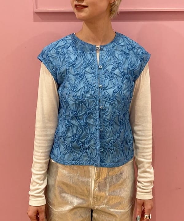 中江梨々香さんの「BEAMS WOMEN｜Ray BEAMS / 箔プリント デニムパンツ」を使ったコーディネート