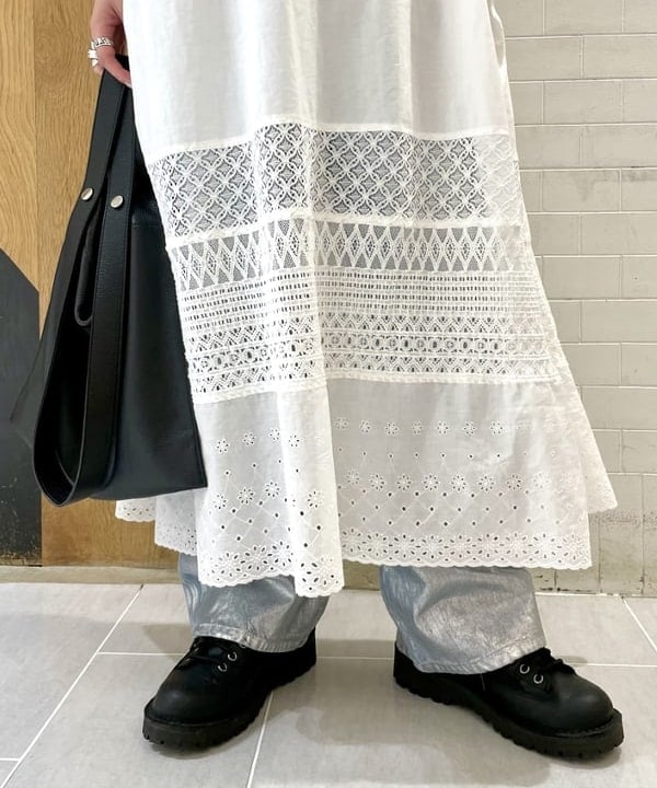 カタヤマ アヤさんの「BEAMS WOMEN｜箔プリント デニムパンツ」を使ったコーディネート