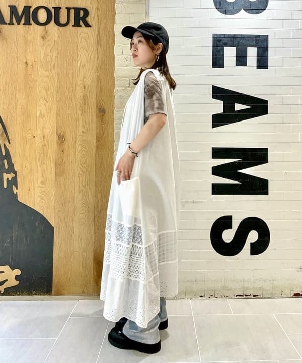 カタヤマ アヤさんの「BEAMS WOMEN｜箔プリント デニムパンツ」を使ったコーディネート