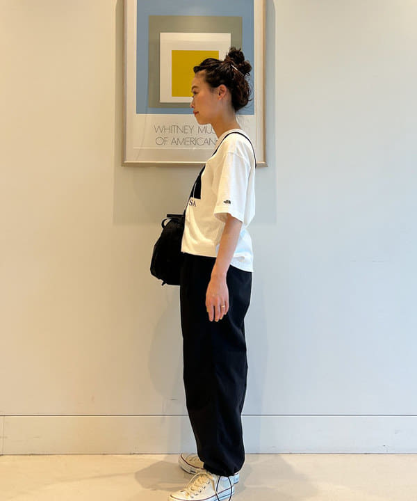 清水 彩乃さんの「BEAMS WOMEN｜BRIEFING &times; BEAMS BOY / 別注 ヘルメット バッグ」を使ったコーディネート