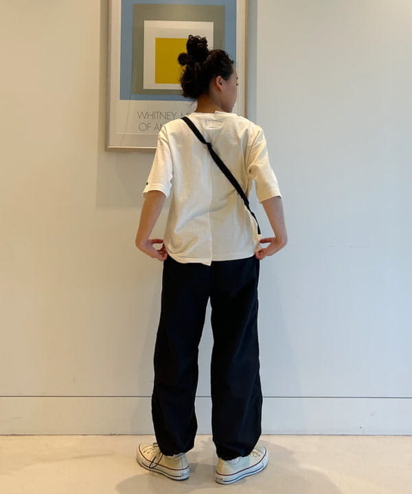 清水 彩乃さんの「BEAMS WOMEN｜BRIEFING &times; BEAMS BOY / 別注 ヘルメット バッグ」を使ったコーディネート