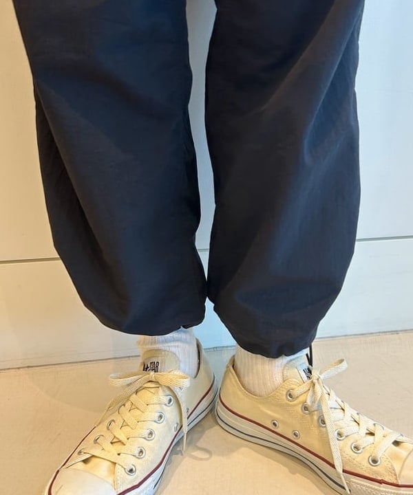 清水 彩乃さんの「BEAMS WOMEN｜BRIEFING &times; BEAMS BOY / 別注 ヘルメット バッグ」を使ったコーディネート