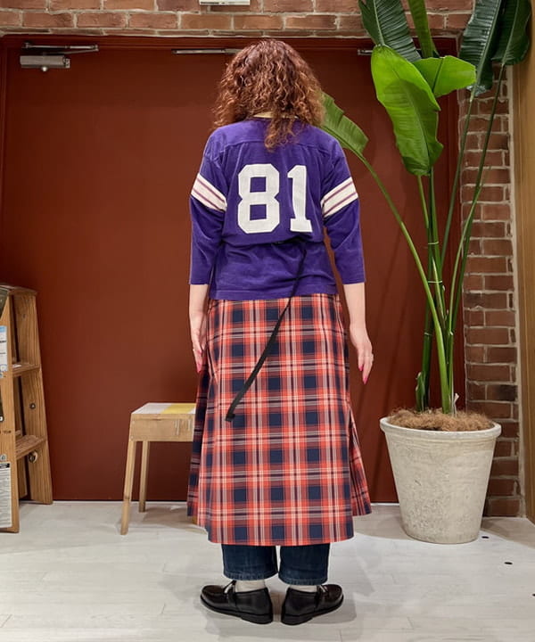 エノモト アミさんの「BEAMS WOMEN｜ボーイ ベーシック Tシャツ」を使ったコーディネート
