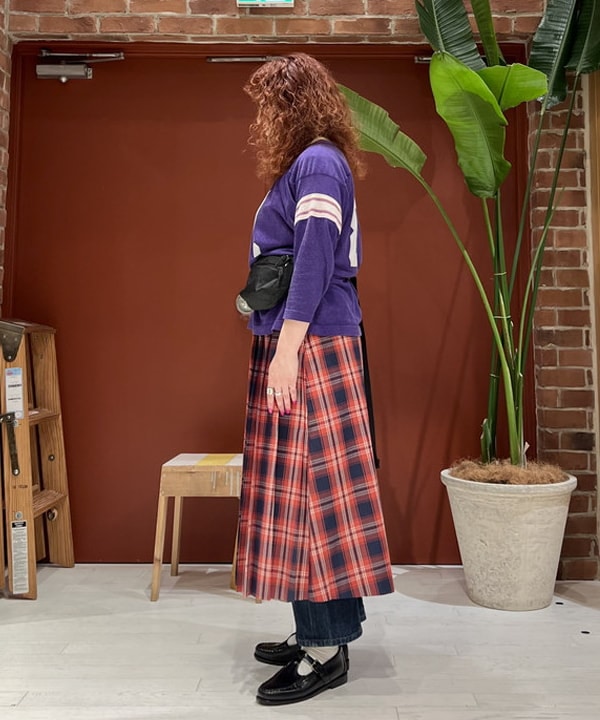 エノモト アミさんの「BEAMS WOMEN｜ボーイ ベーシック Tシャツ」を使ったコーディネート