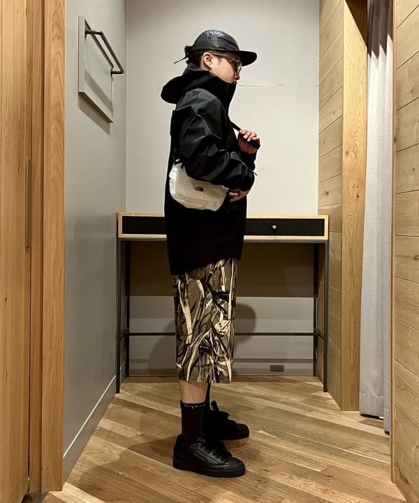 くりちゃんさんの「BEAMS WOMEN｜orSlow × BEAMS / 別注 SUPER DAD’S CAMO SHORTS」を使ったコーディネート