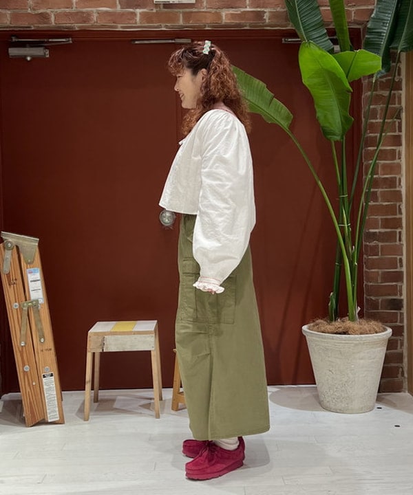 エノモト アミさんの「BEAMS WOMEN｜BEAMS BOY / コットン タイプライター M-65 スカート」を使ったコーディネート