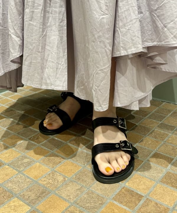 はやしあかねさんの「BEAMS WOMEN｜Ray BEAMS / ダブル ベルト サンダル」を使ったコーディネート