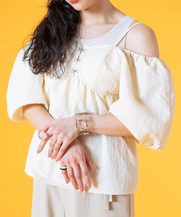 マツド ユメカさんの「BEAMS WOMEN｜2Way パフスリーブ ブラウス」を使ったコーディネート