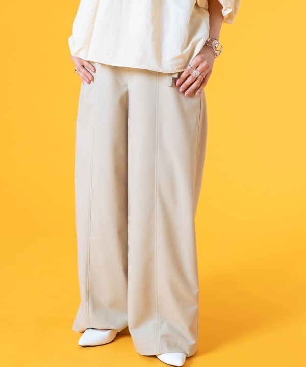 マツド ユメカさんの「BEAMS WOMEN｜2Way パフスリーブ ブラウス」を使ったコーディネート
