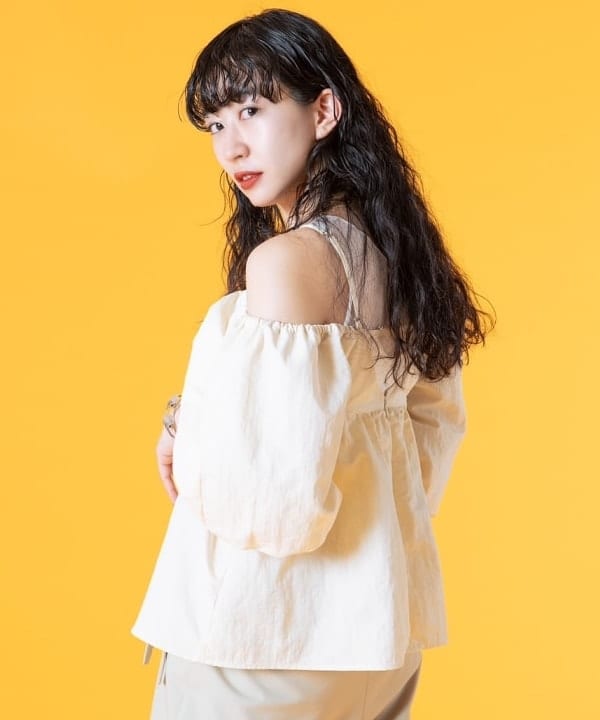 マツド ユメカさんの「BEAMS WOMEN｜2Way パフスリーブ ブラウス」を使ったコーディネート