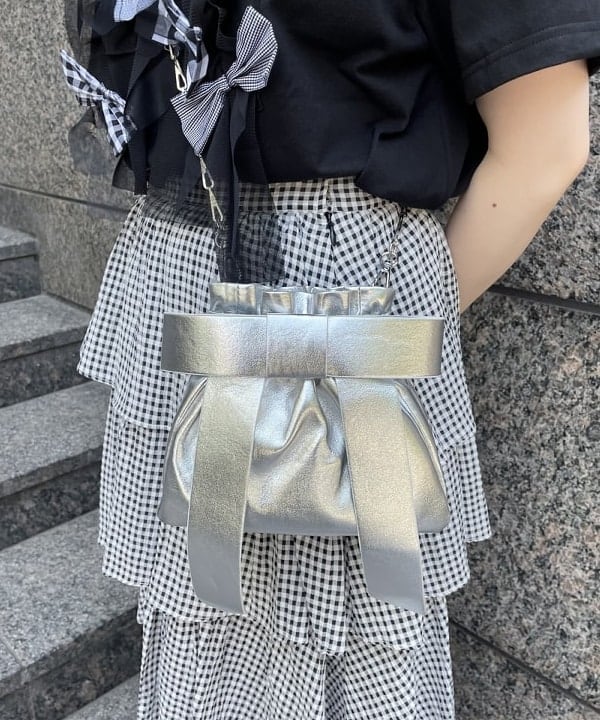 田中 里実さんの「BEAMS WOMEN｜Ray BEAMS / シアー ギンガム ティアード スカート」を使ったコーディネート