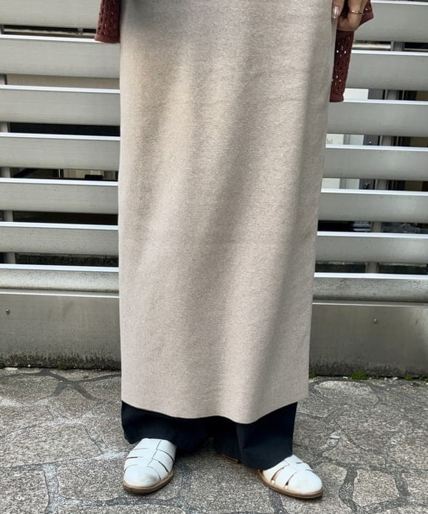 岡 妃呂美さんの「BEAMS WOMEN｜Demi-Luxe BEAMS / メッシュ ポロ襟 ボタンニット」を使ったコーディネート