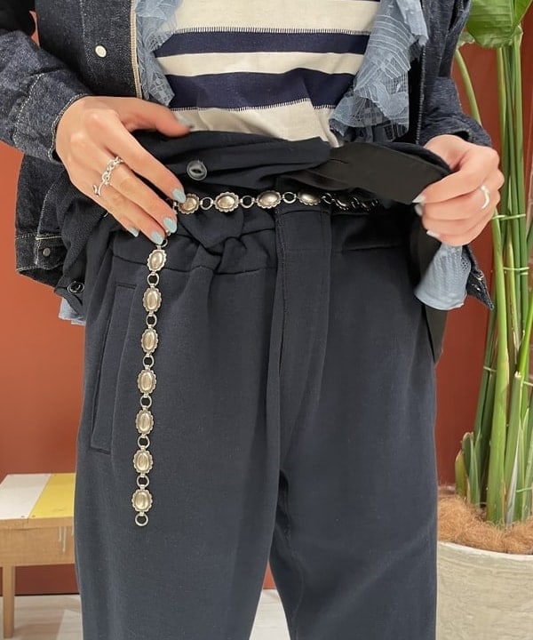 サカサイスズカさんの「BEAMS WOMEN｜maturely / Lace Ruffle Blouse」を使ったコーディネート